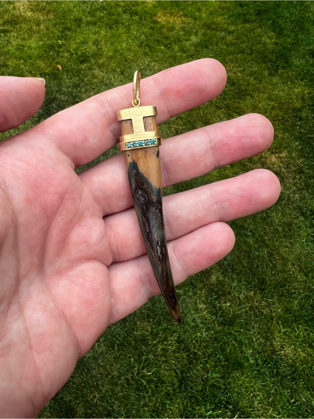 Hand Crafted 18 Karat Yellow Gold Pendant - Mammoth Tusk & Blue Diamond Dagger - Picture 4 of 12